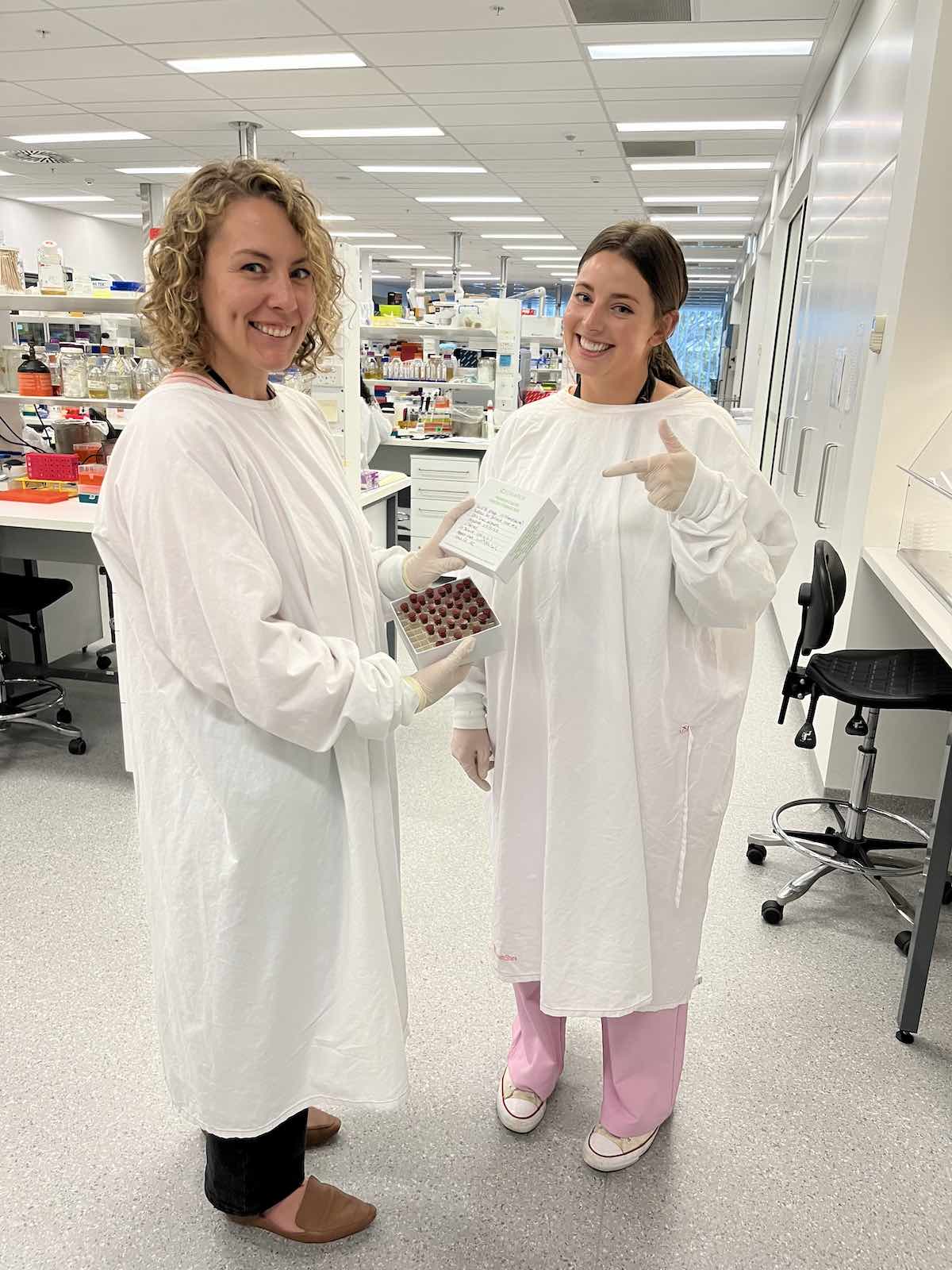 Jess and Steph in the lab!